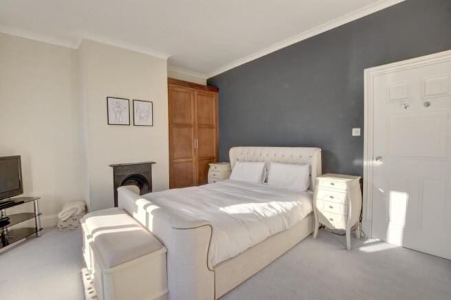 Main Bed 2.jpg