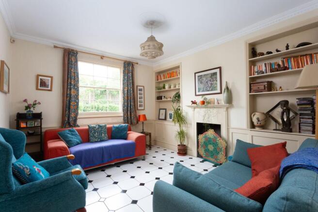 5 bed Detached for sale Image 4