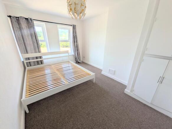 3 bed Not Specified to rent Image 5