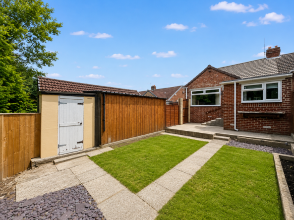 2 bed Semi-Detached Bungalow for sale Image 12