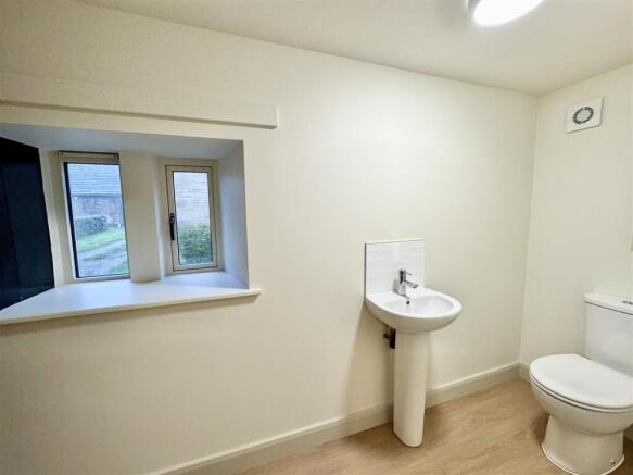3 bed Semi-Detached to rent Image 6