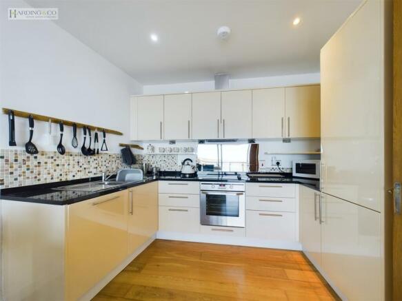 Kitchen .1.jpg