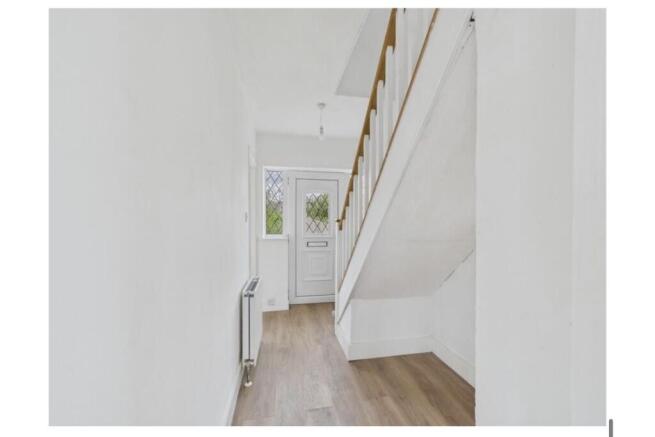 3 bed Semi-Detached for sale Image 6