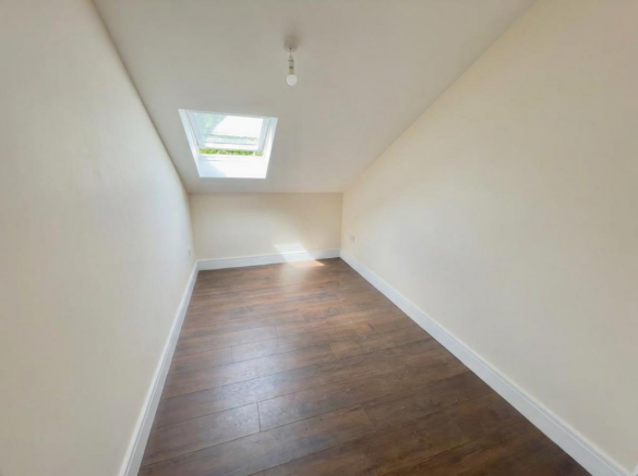 2 bed Apartment to rent Image 6
