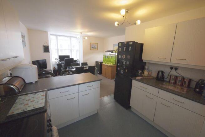 Kitchen/Dining...