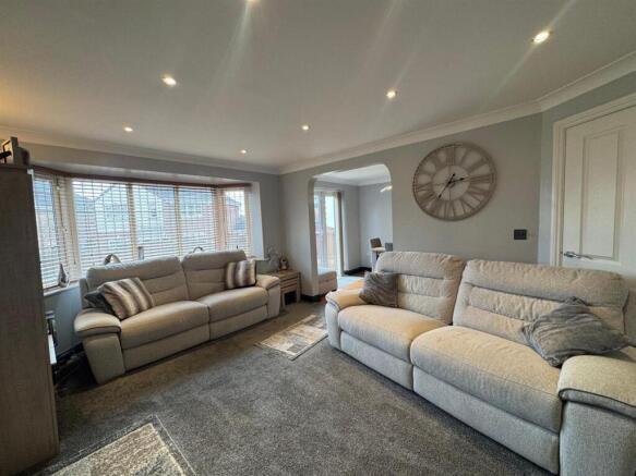4 bed Detached for sale Image 4