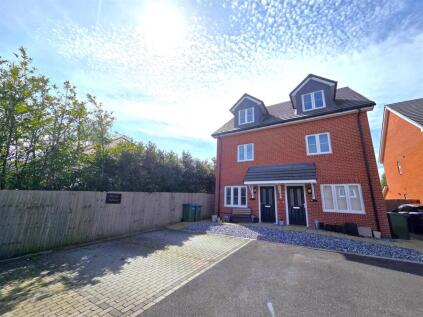 Noble Road, Titchfield Common