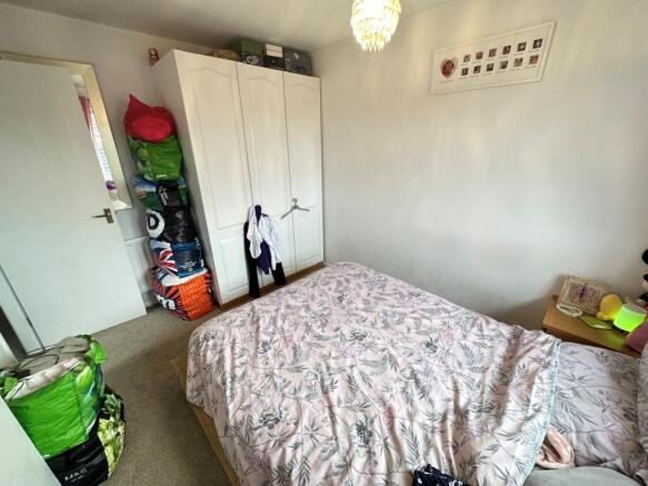 3 bed Semi-Detached to rent Image 9