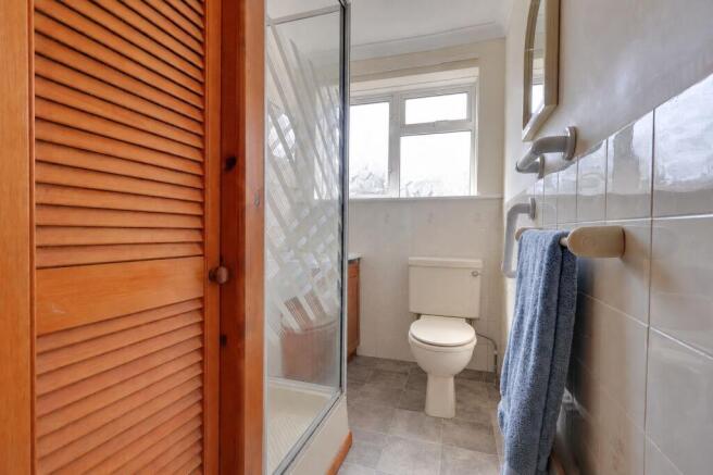 Bitterne! No Forward Chain! Low Charges! A Must See! photo 5