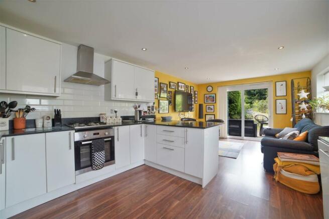 Kitchen / living