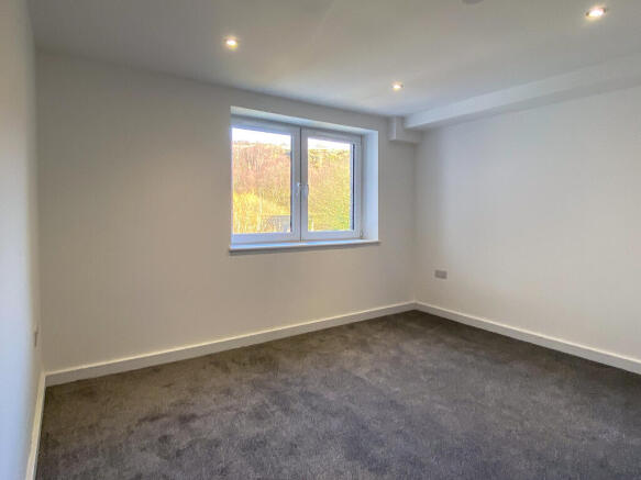 2 bed Apartment to rent Image 6