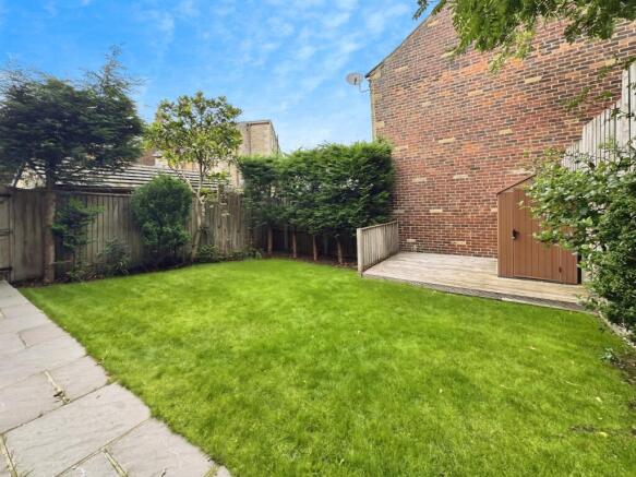 4 bed Detached for sale Image 9