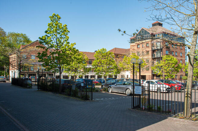 2 bed Apartment to rent Image 10