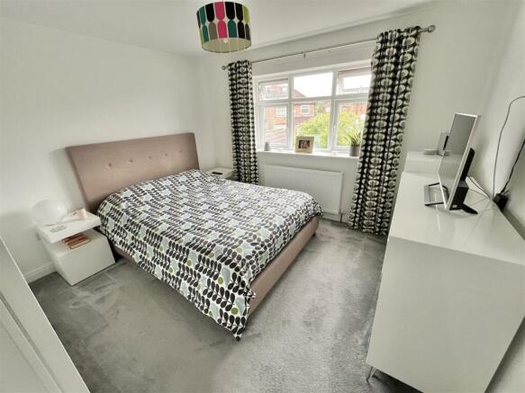Bedroom 1.jpg