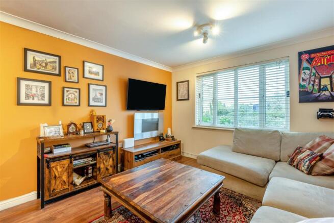 8706218-interior06.jpg