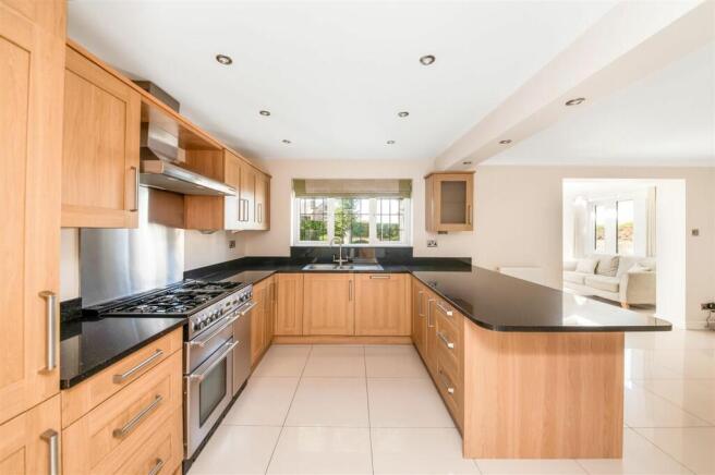 OPEN PLAN LIVING DINING KITCHEN