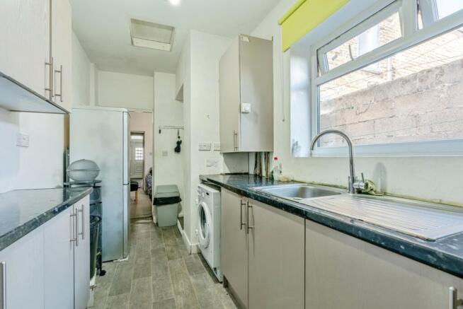 3 bed Terraced for sale Image 9