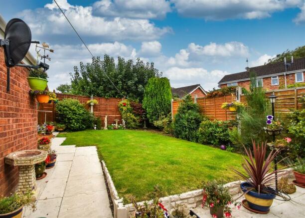 10 Wombourne Road - Garden (2).jpg