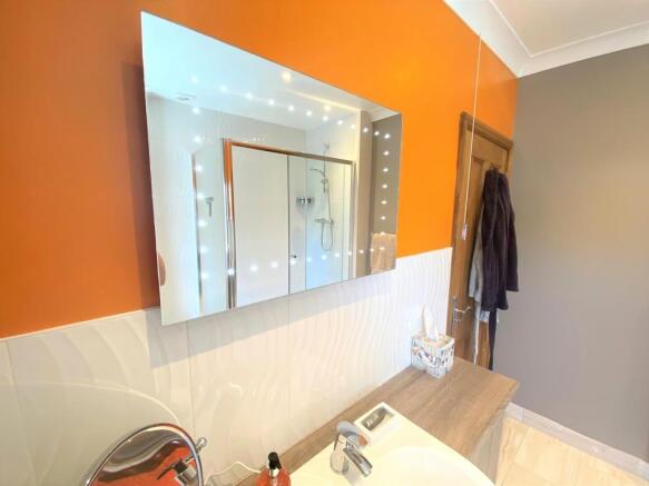 Downstairs Shower...