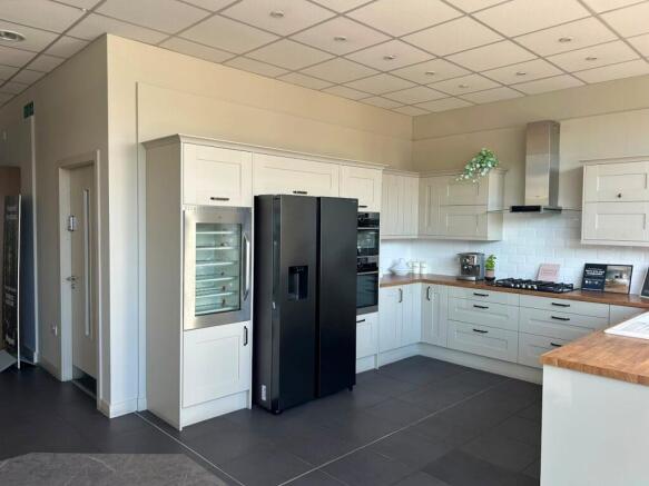 Kitchen1.jpg