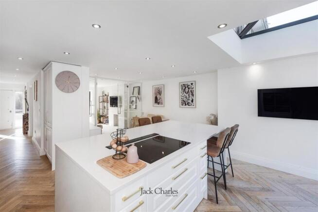 22 Stainer Rd, TN10 4DS 003.jpg