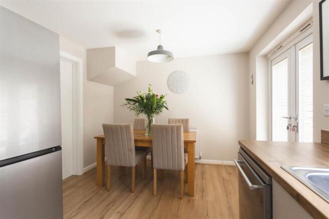 2 bed Semi-Detached for sale Image 5