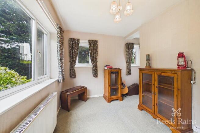 4 bed Detached for sale Image 5