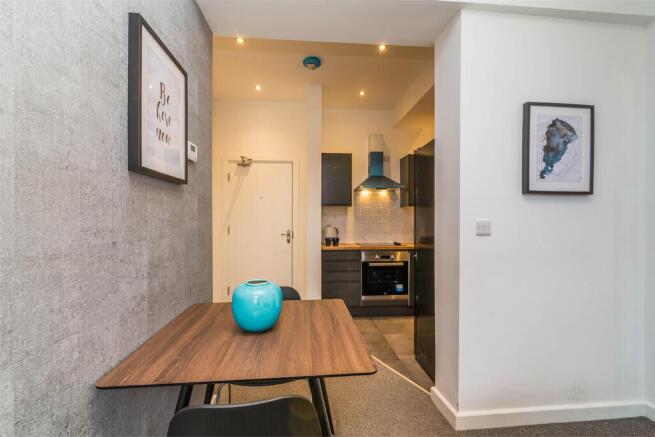 Flat 3 The Moog -...