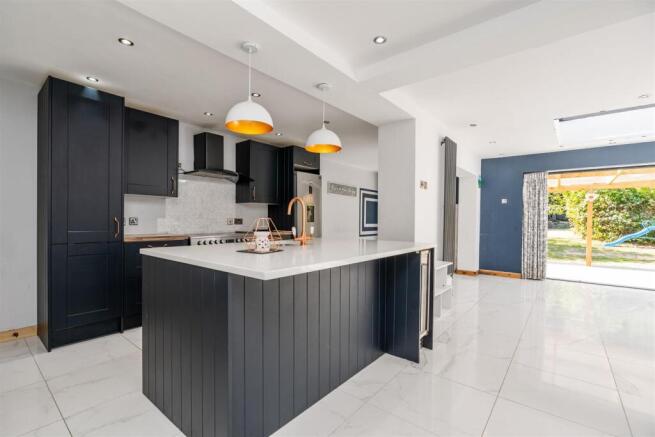 156 Stanway Road_13.jpg