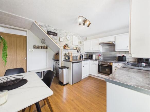 2 bed Semi-Detached for sale Image 5