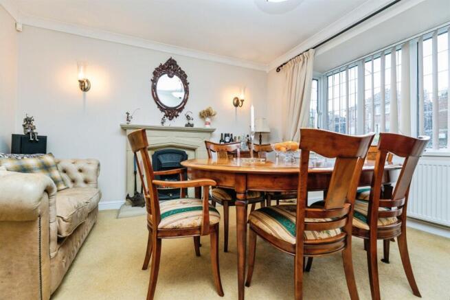 4 bed Detached Bungalow for sale Image 6