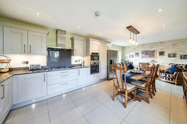 1438717-1-69e0e34...