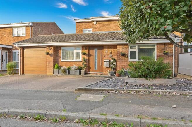 7 Greatfield Close-38.jpg
