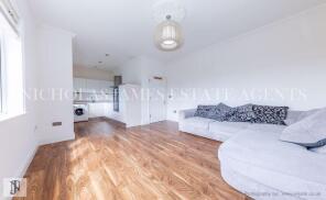 Flat 6, Willenhall Lodge, Great North Road, Underhill, Barnet EN5 1JP