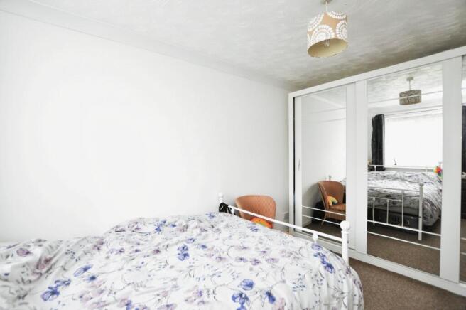 0b3b4b62-bedroom.JPG