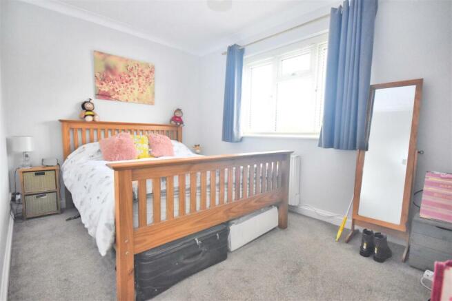 Bedroom 1.jpg