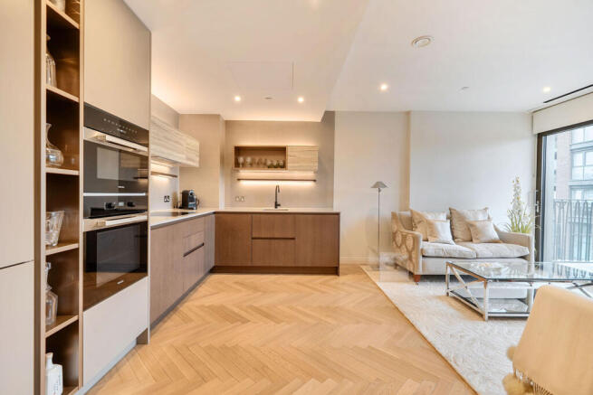 2-bed flat on Sands End Lane, Fulham, London, SW6, £800,000