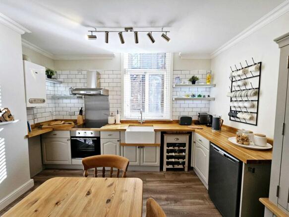2 bed Flat for sale Image 10