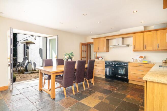 Dining kitchen
