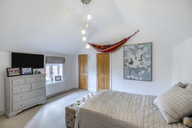 8594142-interior17.jpg