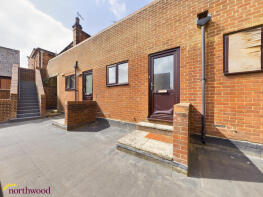 8, Christchurch Court, Banbury OX16 5DT
