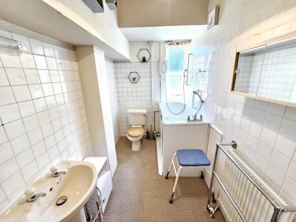2 bed Flat for sale Image 11