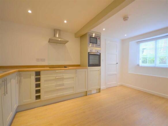 KITCHEN/BREAKFAST RO