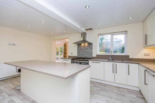Kingswood Way, South Croydon, Surrey, CR2 8QQ photo 4