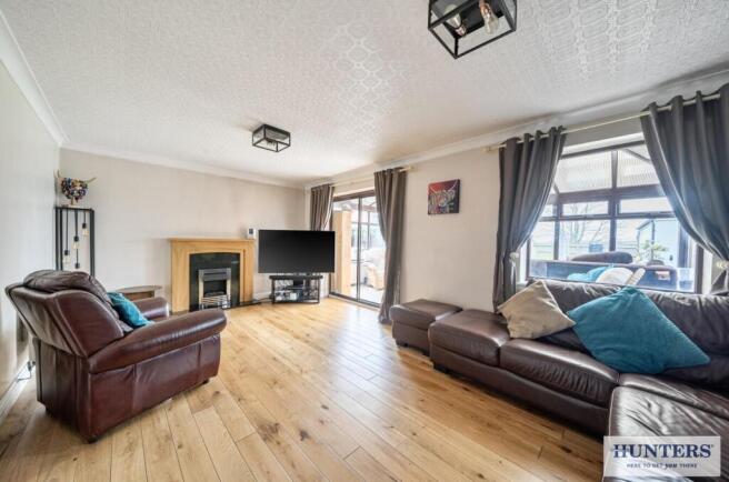 4 bed Detached for sale Image 6