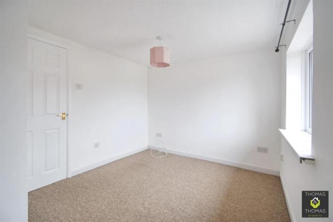 bedroom 2 .jpg