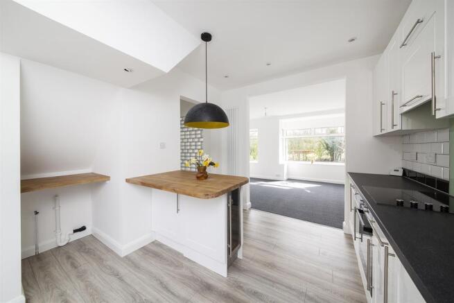3 bed Semi-Detached to rent Image 4