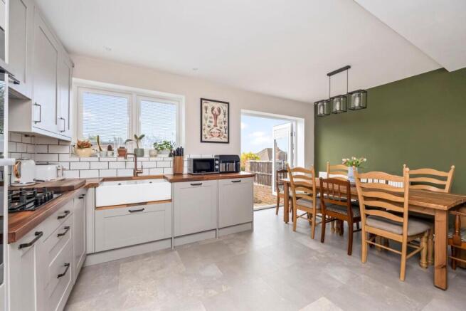Gleton Aveue 53 KITCHEN BREAKFAST ROOM2.jpeg
