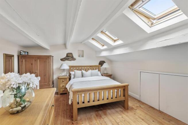 2 bed Semi-Detached for sale Image 11