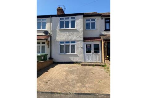 Laburnum Avenue, Hornchurch, RM12